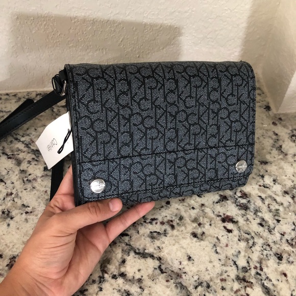 CK SUSAN MONOGRAM crossbody flapover - Picture 1 of 8